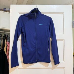 Patagonia pull over never worn